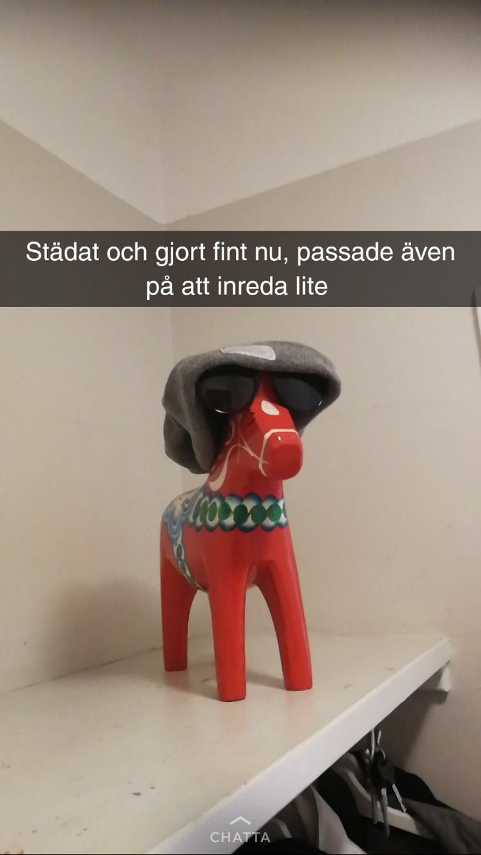 MaddeForsell's tweet photo. Hur det är att bo med en kille https://t.co/NhRfdBKPLN
