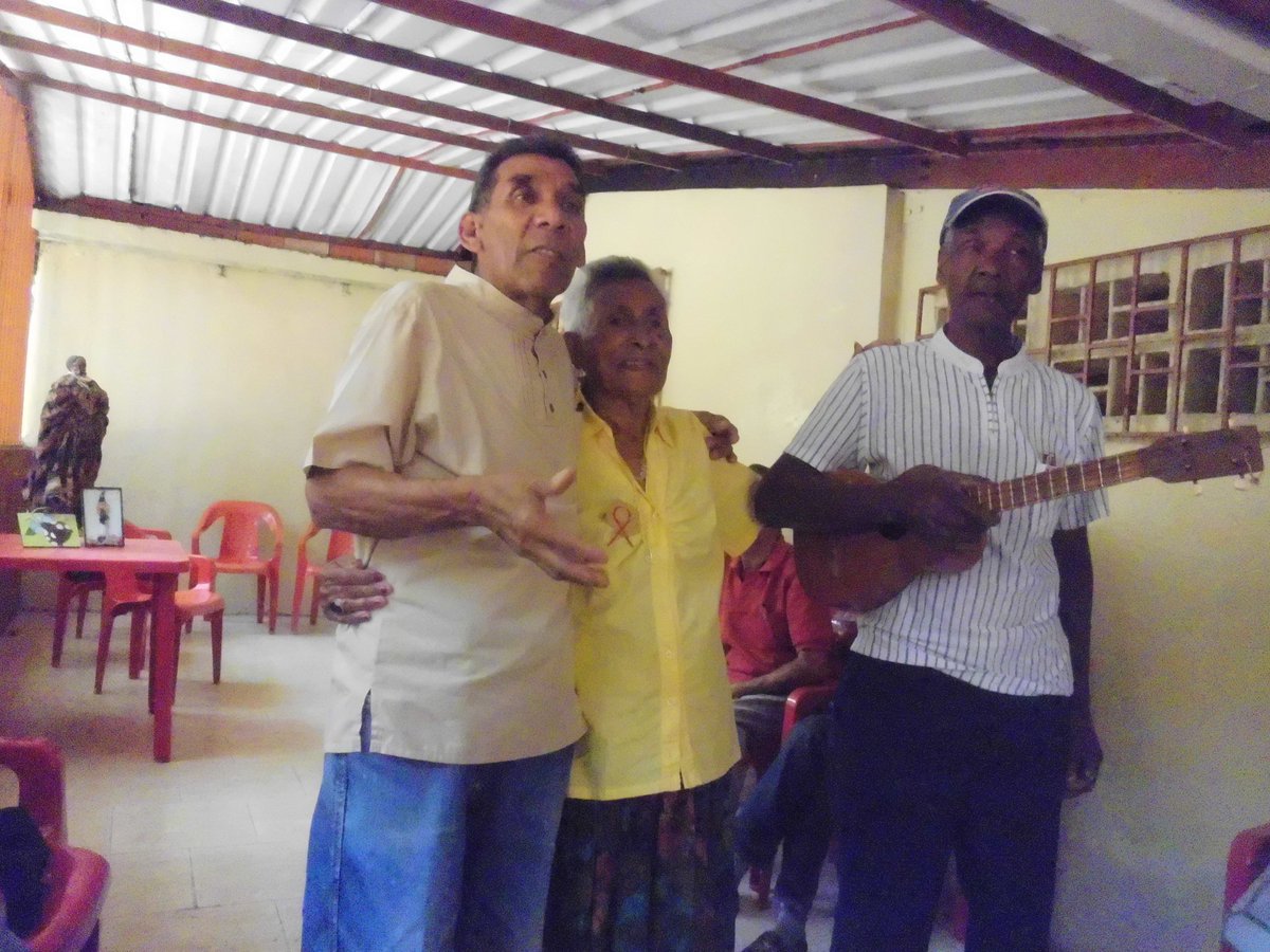 Inass_BarutaIB's tweet photo. EL CSSA BARUTA Y PETARE REALIZARON UNA ACTIVIDAD CULTURAL   DONDE  PARTICIPARON LOS ADULTOS MAYORES DE AMBOS CENTROS QUIENES OFRECIERON UN ESPACIOS DE DIVERSIDAD CULTURAL Y AGRADECIERON AL ASINA POR ESTAS INICIATIVAS QUE CONTRIBUYEN A VALORAR  NUESTRA IDENTIDAD NACIONAL https://t.co/jk6Z4s5ZBX