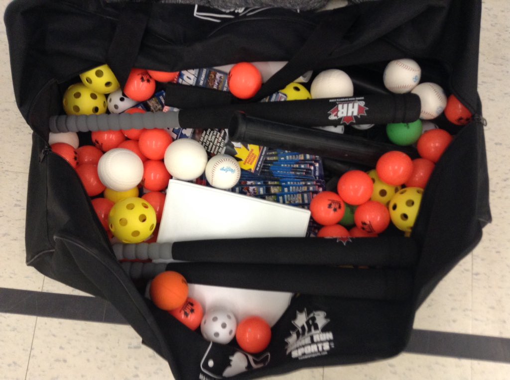 scmsclass's tweet photo. Thank you Baseball Ontario! Baseball skill building day one. What an amazing way to kick off our spring season... We love freebies! @StMiWdstk @LDCSBSchools @LDCSB_HPE_Rec @BaseballOntario https://t.co/t5b50631VN