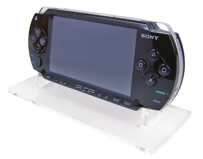 zlique's tweet photo. Imagine Fortnite on a PSP https://t.co/dtOQZlywj0