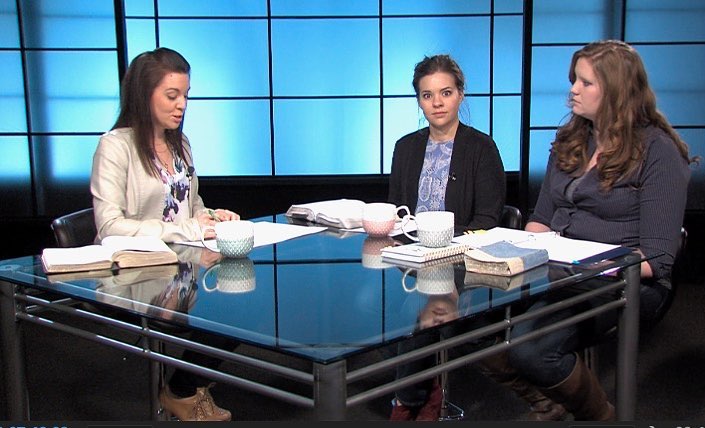 biblediscovertv's tweet photo. ~ Thanks for posting this great photo to #Instagram and #Facebook, Corie! It is good to have a laugh, and so nice to see that Mrs. Rebecca Hembree has joined you and Rachel McDonald in the #podcast, 'On The Table'... Super Cool!
#OnTheTable @ #QuickStudyTV #BDTV #DiscoverIt https://t.co/2kAPQDbWaS
