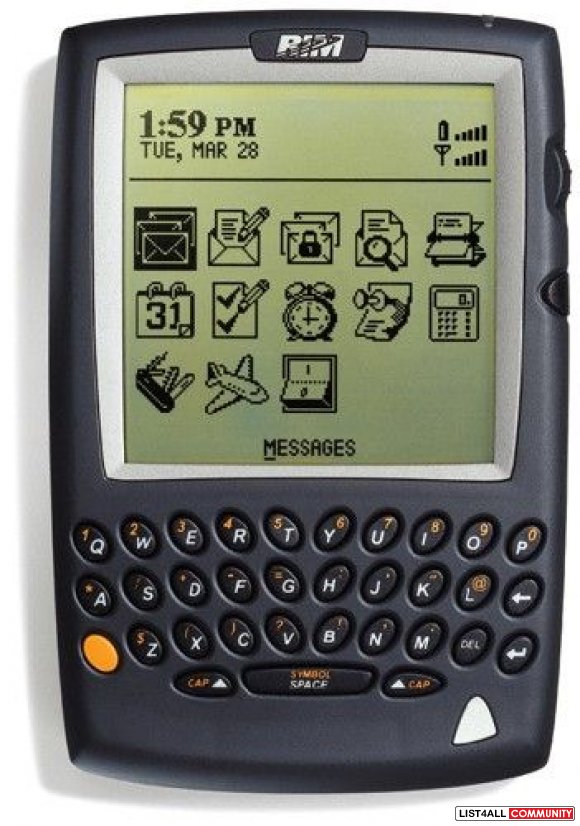 11/04/2000: RIM presenta 957 Handheld: Intel 386, 5MB RAM, monocromático: por primera vez se podía leer el correo electrónico en la mano en el instante en que se mostraría en el PC, aunque no manejaba anexos.