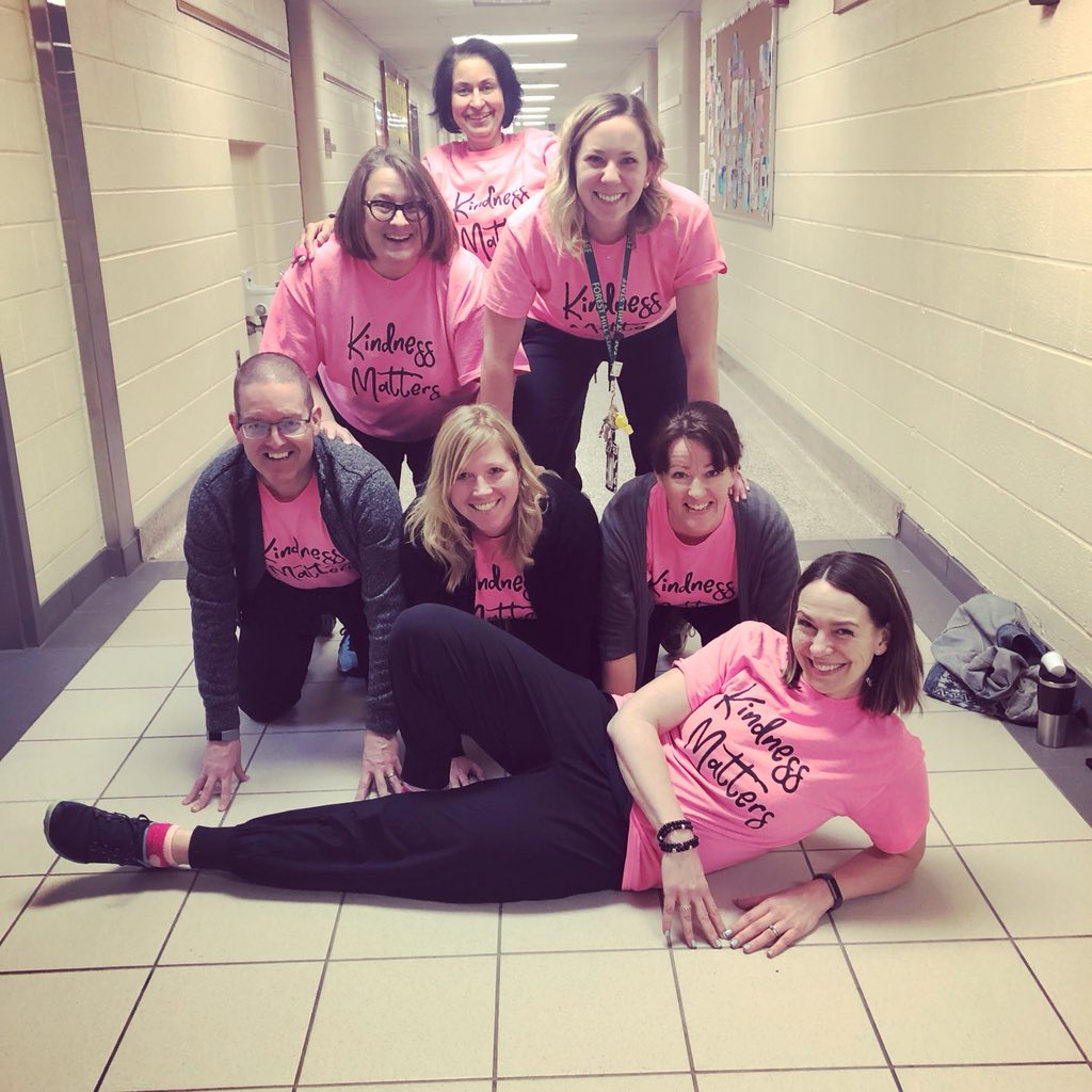 fhlwrdsb's tweet photo. #DayofPink at Forest Hill. @wrdsb @MathewMadlyn #StoptheHate #KindnessMatters https://t.co/7gaUkJfh7I