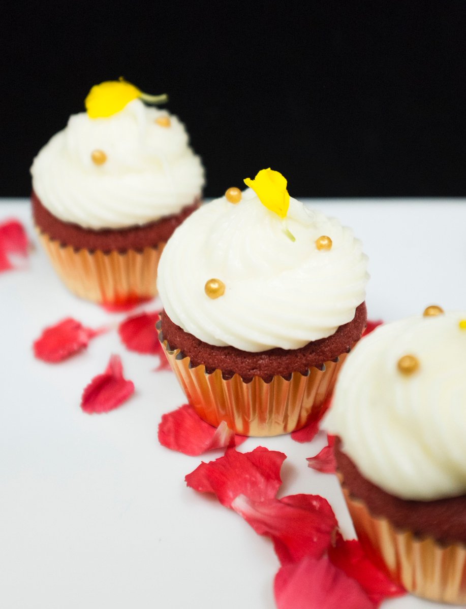 contempcater's tweet photo. Who wants a cupcake? #cupcakeshappen -- https://t.co/klTXdWaJCd https://t.co/SvarOwCKwK