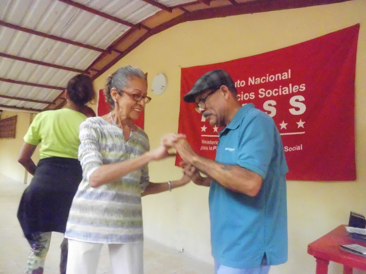 Inass_BarutaIB's tweet photo. LOS ADULTOS MAYORES DEL CSSA BARUTA PARTICIPARON DEL VIERNES DE TALENTO BAILANDO JOROPO ORIENTAL. https://t.co/C3AZCIoGV0