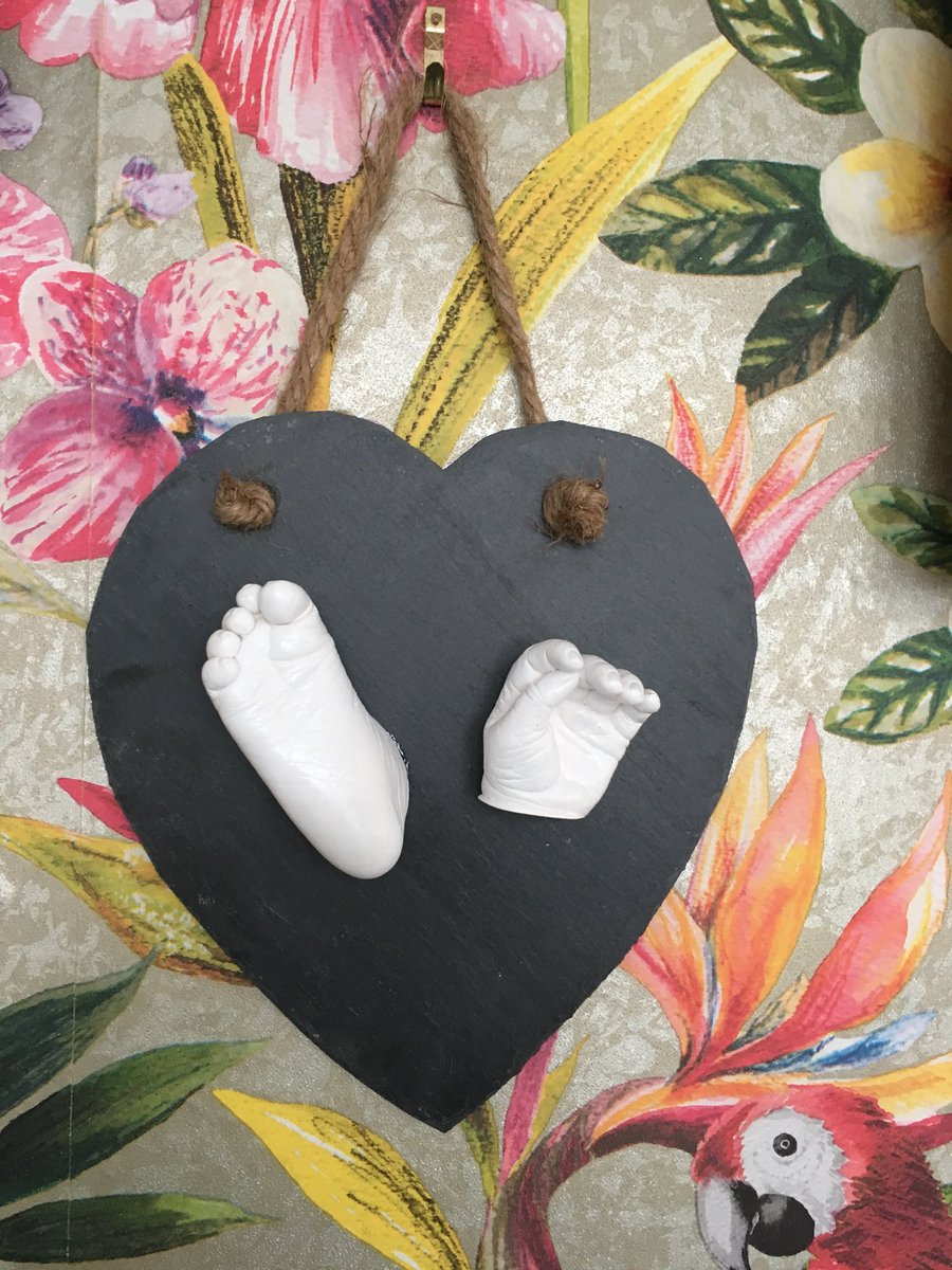 whitestudiowsm's tweet photo. New Product 🖤 Natural slate hanging heart with #baby hand and foot casts mounted, just £40
#babyshower #gift #newborn #Weston #WSM https://t.co/jV7FJmiyY5