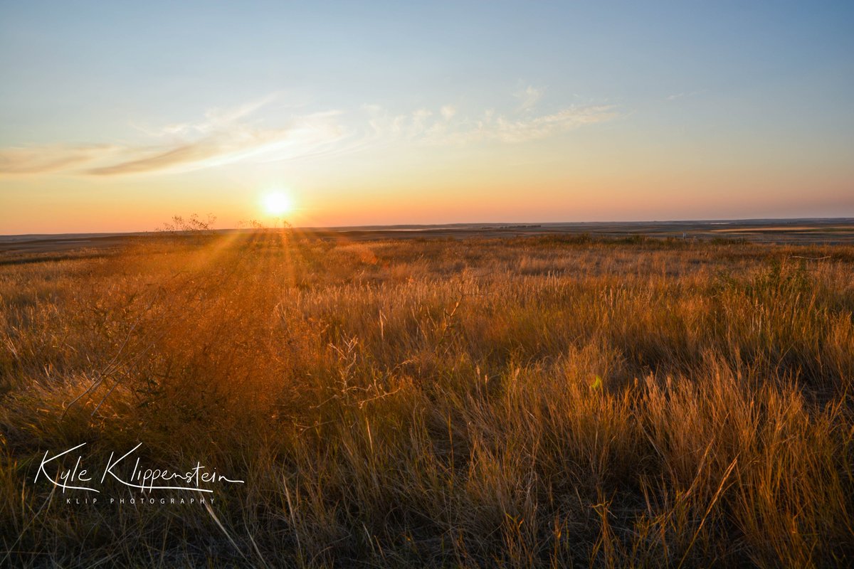 klipphoto's tweet photo. A prairie scene taken near Limerick, Saskatchewan. Prints available at https://t.co/cIZ3eT5JlF @Saskatchewan #exploresask #sask #saskatchewan #canada #wallart #prints https://t.co/dRXonzYazl