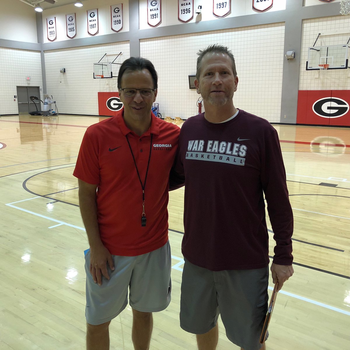 SafeReal's tweet image. Best teacher/coach in college hoops today. Thanks for allowing me to learn more from the best. #tomcrean.