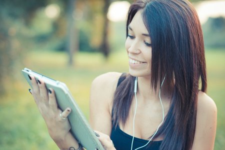 johnhandy_87's tweet image. #AugmentedRealityExplained, #BestAugmentedRealityApps Bose&apos;s augmented reality glasses use sound instead of sight goo.gl/i95Zf6