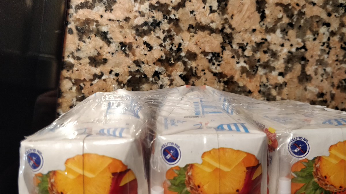 _raycs's tweet image. Sres. de @PascualBifrutas. Me he puesto en contacto con ustedes 2 veces a través de atención al cliente de su web, sin respuesta. ¿Les parece normal esto que le ha pasado a varios de sus productos que adquirí hace unas semanas? Los he tenido que tirar, han reventado.Gracias