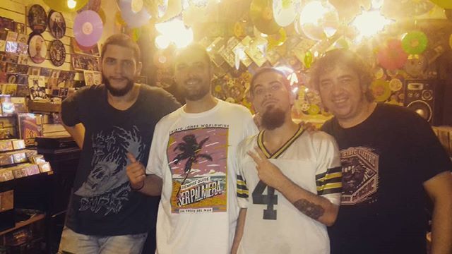 eurekarecords's tweet photo. @rderumba_real paso por Eureka Records y confirmo la magia del diggin 😍😍. @rderumba_real @kaseo_real @leito4real #RecordStore #Disqueria #EurekaRecords #DiscoEsCultura #Vinilo #Vinyl #33RPM #Rap #HipHop #Wax #KazeO #violadoresdelverso #Digger #SanTel… https://t.co/kSEOZRjbIA https://t.co/VhXgmmnr4H