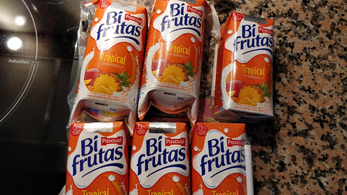 _raycs's tweet image. Sres. de @PascualBifrutas. Me he puesto en contacto con ustedes 2 veces a través de atención al cliente de su web, sin respuesta. ¿Les parece normal esto que le ha pasado a varios de sus productos que adquirí hace unas semanas? Los he tenido que tirar, han reventado.Gracias