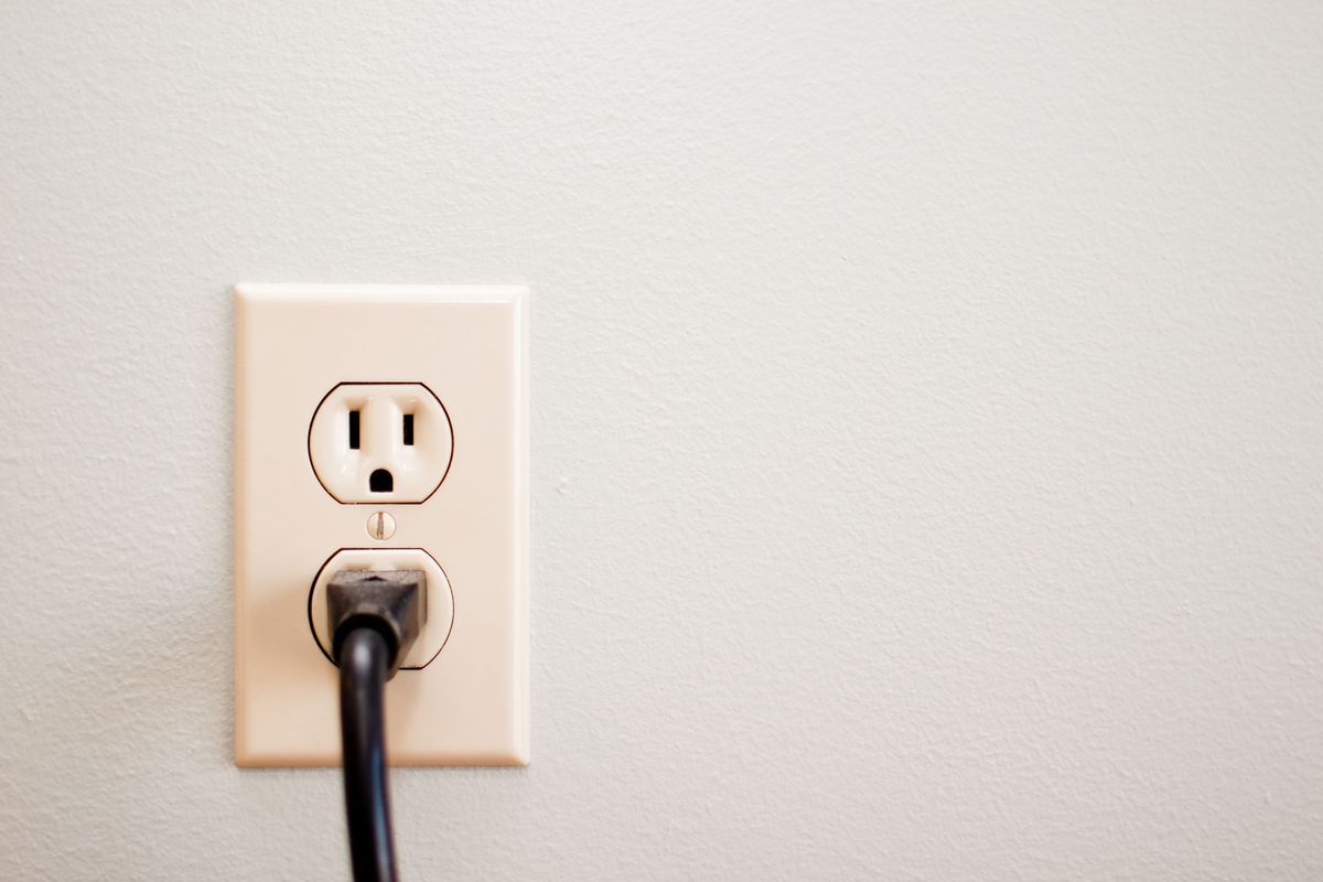 ARepairService's tweet photo. How to install a power outlet by yourself
#repairservice #electric #outlet #howto #freepaintestimate 
#vancouver #vancity #coquitlam #burnaby #whistler
https://t.co/i62WJGbCg3 https://t.co/e9hIYM1tR3