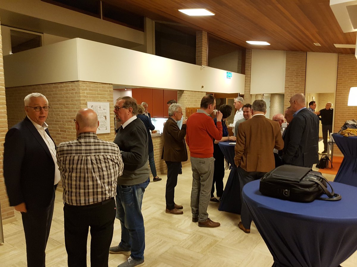 mwjagt's tweet photo. @ap_gen Goed regio-overleg gehad met afvaardiging Diensten Centrum.  Ontspannen en doelgericht samen de verbinding gezocht om elkaar te versterken. https://t.co/ja0sQh6END