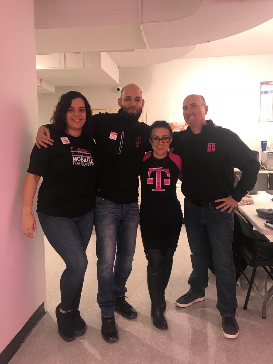 Great week with the hustlers themselves! Nobody does it like the NY crew!! #cantstopwontstop <a href="/RheamFathy/">Rheam Fathy</a> <a href="/WirelessVision/">Wireless Vision</a> @Eric_Fiallo <a href="/DennisRosario7/">Dennis Rosario</a> <a href="/batool_hawatmeh/">Batool Hawatmeh</a>