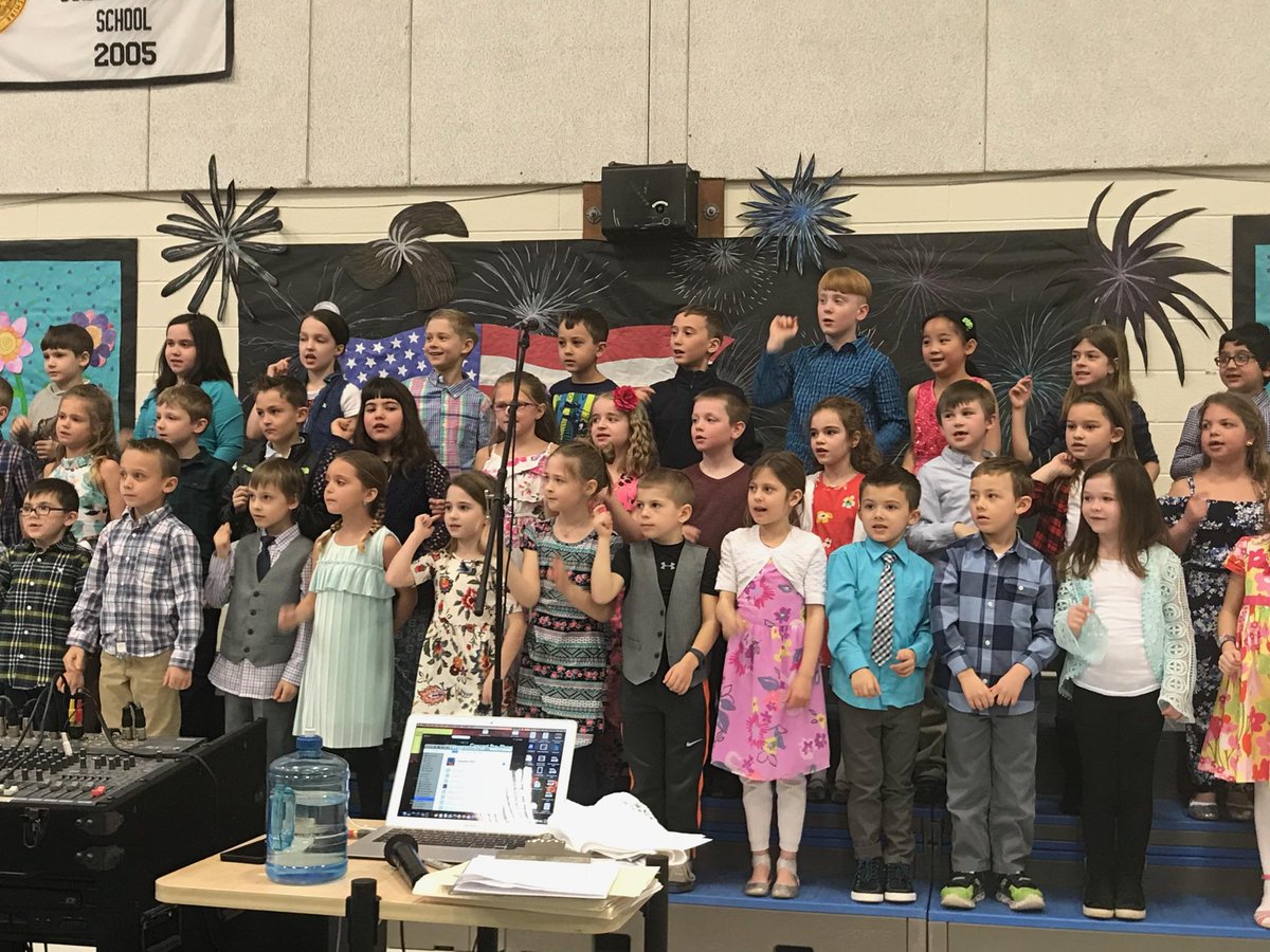 DebiMarinelli's tweet photo. Wow! Smiles of pride all around today at our Spring Concert! 🌻🎵 @GBSGr1 #firstgradefamily https://t.co/CimzmdMZyo
