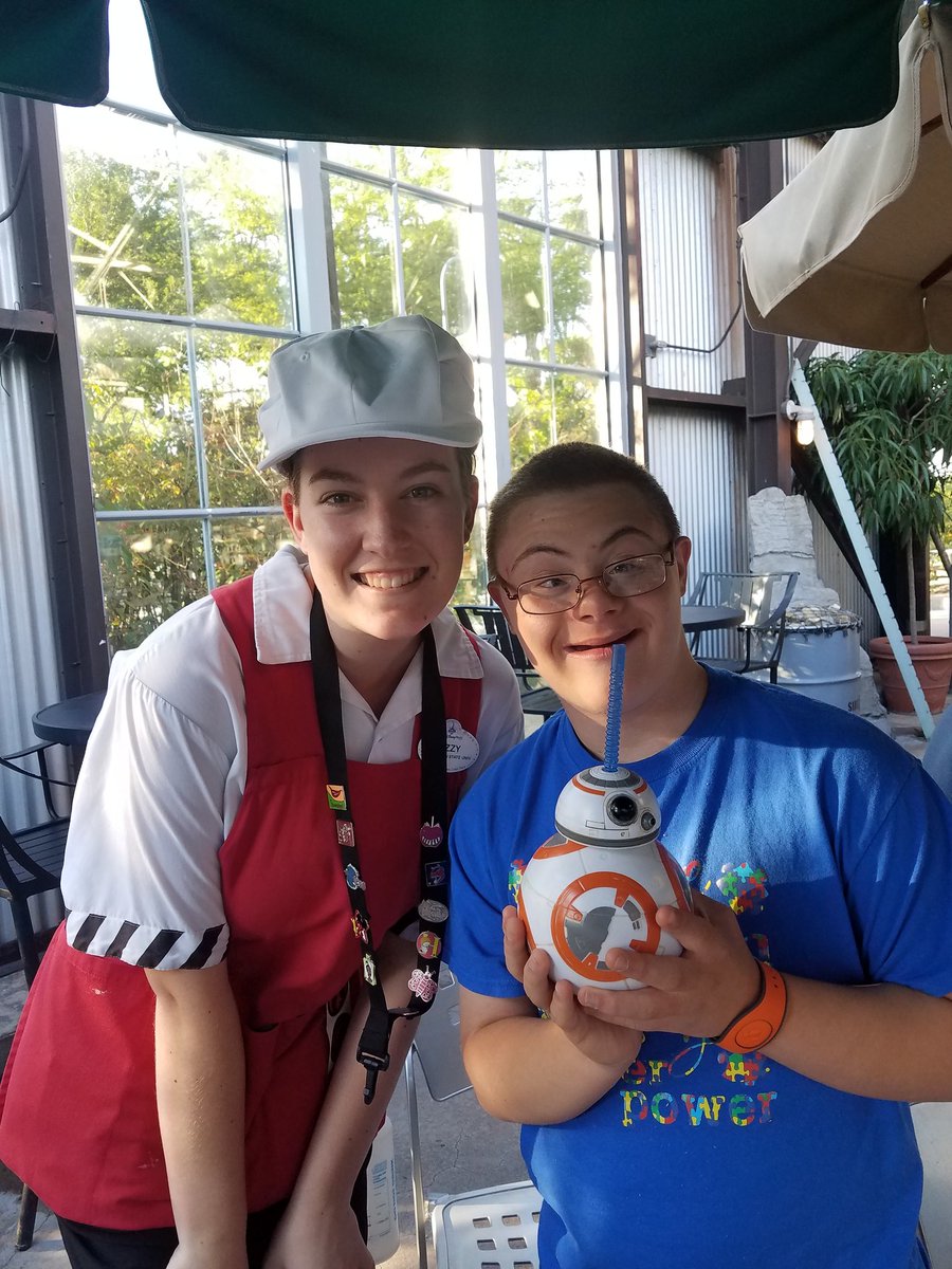 joshsmom63's tweet photo. #castcompliments  please thank Lizzy from backlot express for her pixie dust!! https://t.co/cl8Fm5037G
