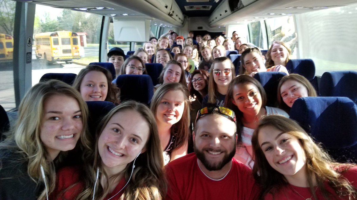 leestaton32's tweet photo. Here we go Raiders!
#SRHSdoesNYC #srhsny18 #srhs1718 https://t.co/Ah2Y6ORLpy