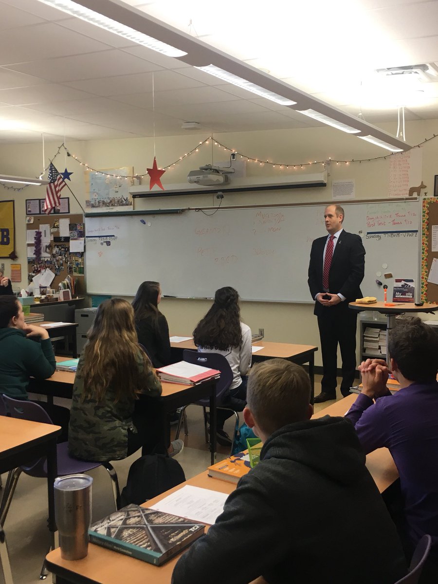 Spoke with Vandalia Butler HS students this morning about their county judiciary. 🏛 @Vandaliabutler