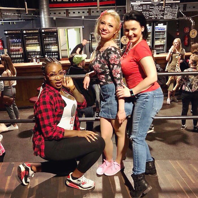 Ach dit war wat 😚 Gute Nacht euch Lieben 💋 Mit @themariamia und @josyblackofficial bei @im_autokino.<a href="/tag/fun"class="tags"><span>#fun</span></a><a href="/tag/happy"class="tags"><span>#happy</span></a><a href="/tag/girls"class="tags"><span>#girls</span></a><a href="/tag/sexy"class="tags"><span>#sexy</span></a><a href="/tag/event"class="tags"><span>#event</span></a><a href="/tag/sex"class="tags"><span>#sex</span></a><a href="/tag/porn"class="tags"><span>#porn</span></a><a href="/tag/poser"class="tags"><span>#poser</span></a>