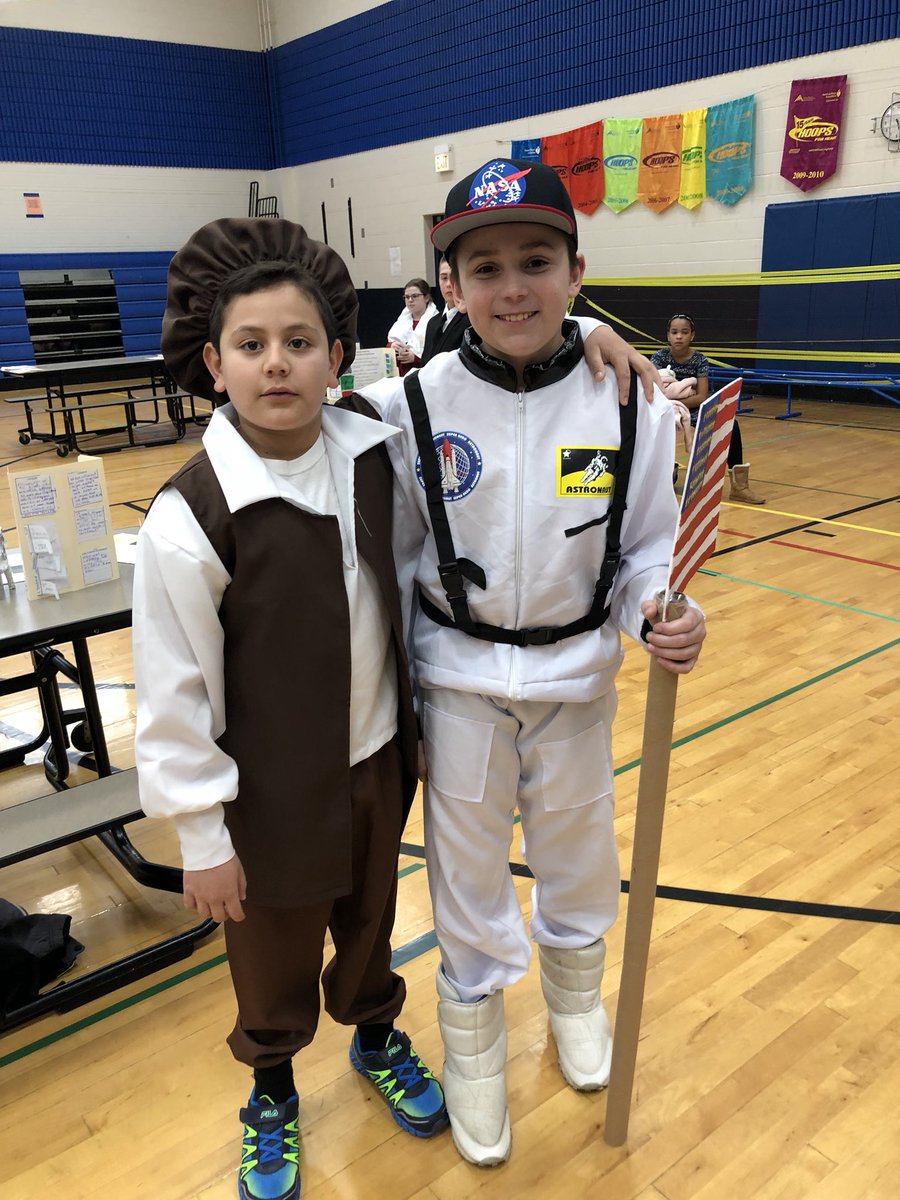 carrieteachs123's tweet photo. 5th grade Wax Museum!  What an awesome experience for our families! #bhmslearns https://t.co/jPMY9jqicN