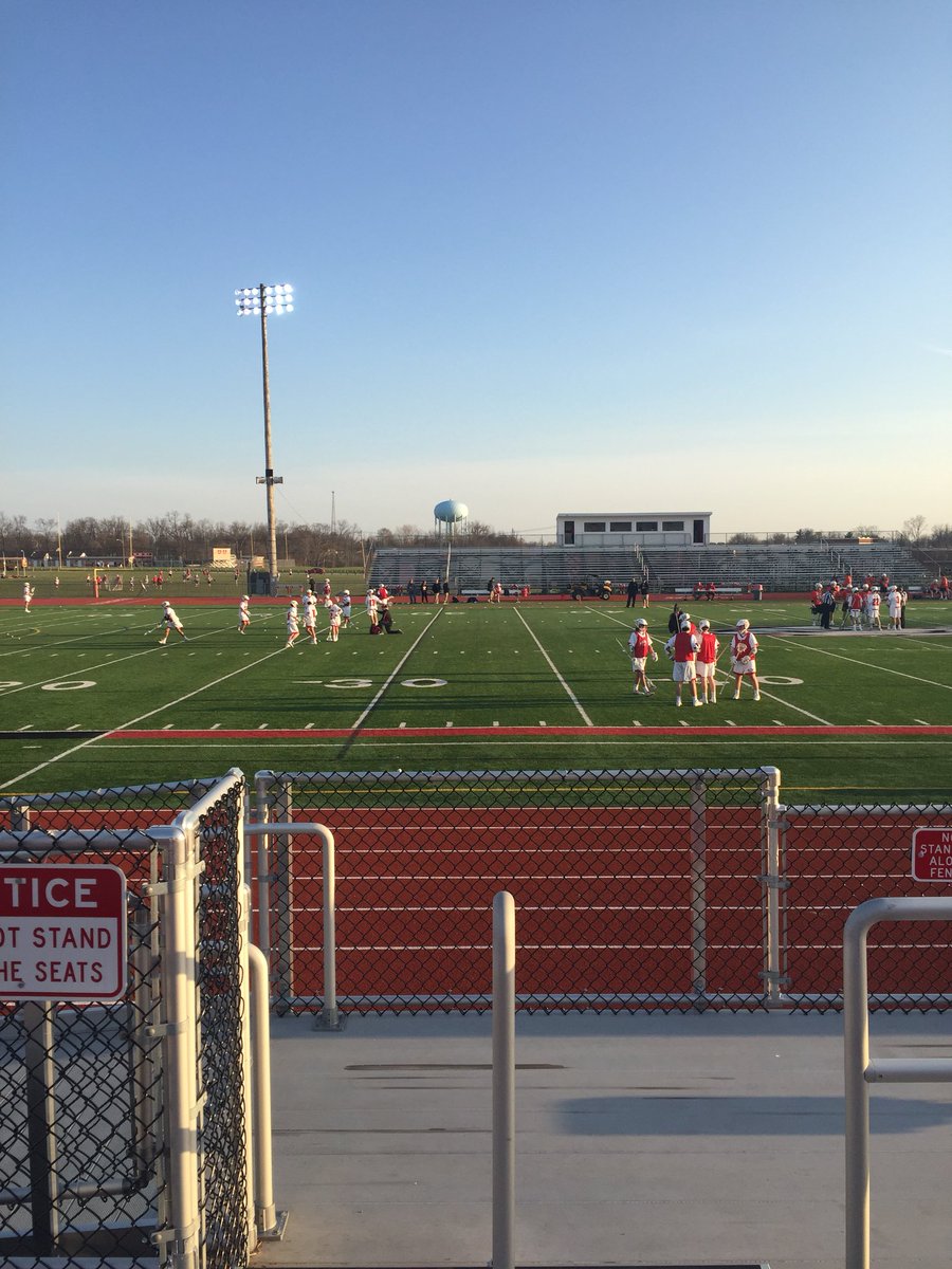 MilfordSeniors's tweet photo. Beautiful night for lacrosse! #GoLax https://t.co/ogjUmjsnRd