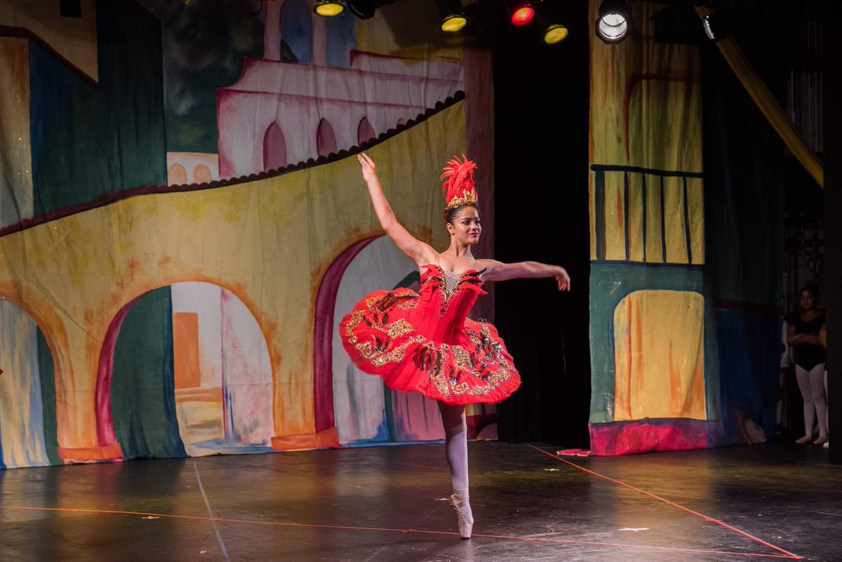 AcademiaAdasa's tweet photo. Función de Verano 2018 "La Sirena Azul"
Teatro INIDA
#topacademia #funcion2018 #ballet #DanzaArabePanama #danzaaerea #Tap #hiphop #acro #telas #danzacontemporanea #pasdedeux #academiacristinacarrillo #academiatop #galadeverano https://t.co/BaREyHh67N