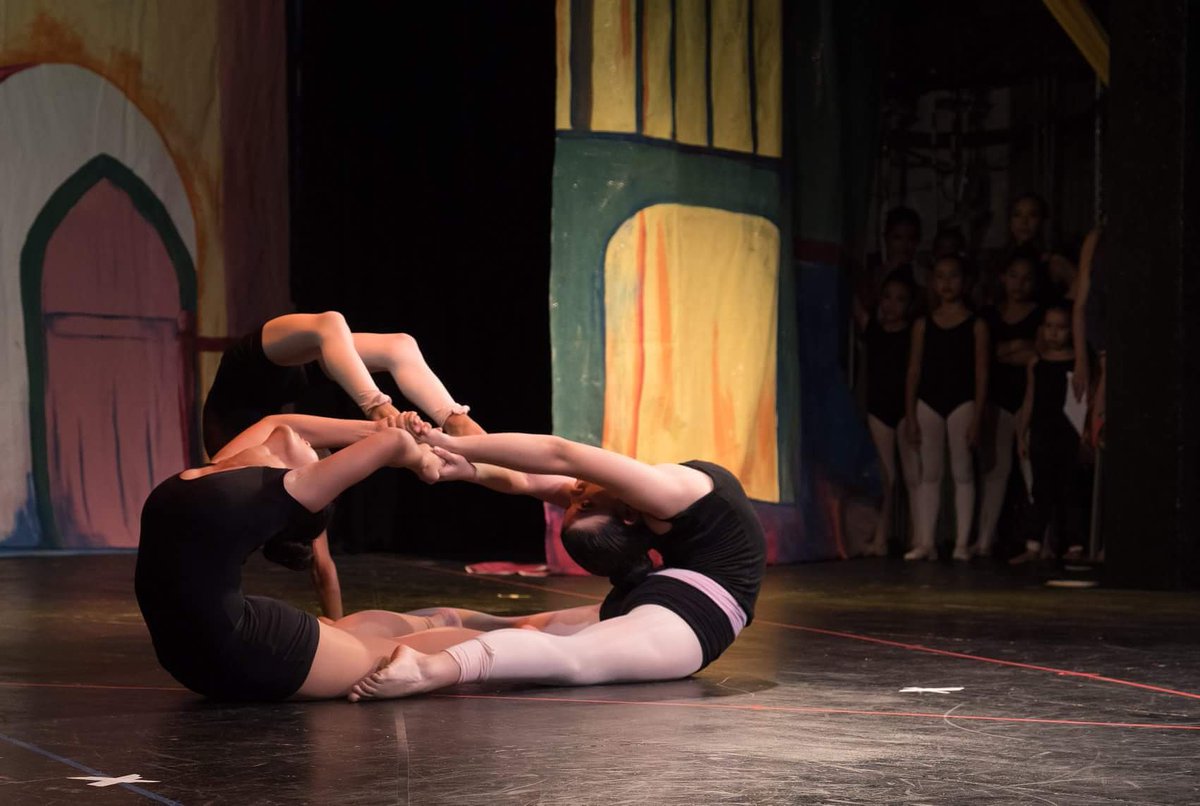 AcademiaAdasa's tweet photo. Función de Verano 2018 "La Sirena Azul"
Teatro INIDA
#topacademia #funcion2018 #ballet #DanzaArabePanama #danzaaerea #Tap #hiphop #acro #telas #danzacontemporanea #pasdedeux #academiacristinacarrillo #academiatop #galadeverano https://t.co/j7BJiMC873