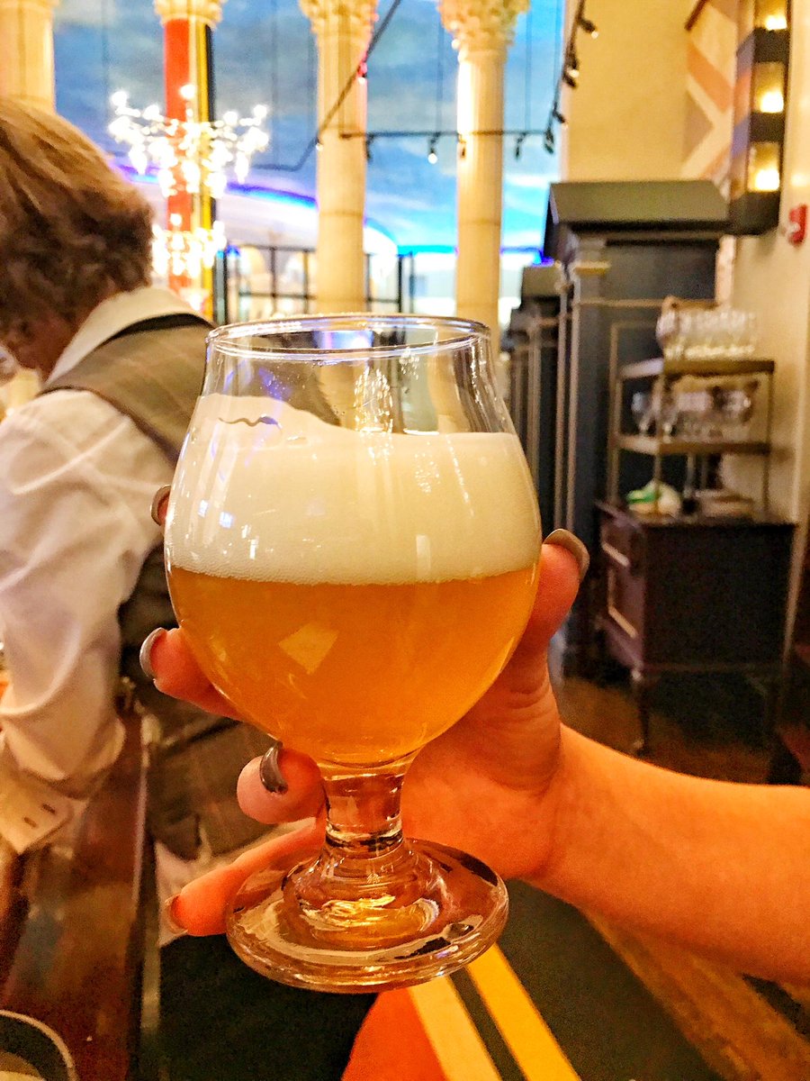 CaesarsAC's tweet photo. Cheers to making it half way through the week! #RamsayAC
#MyCaesars #ACCasino #ACRestaurants #GordonRamsay #HumpDay https://t.co/KDub97lCgX