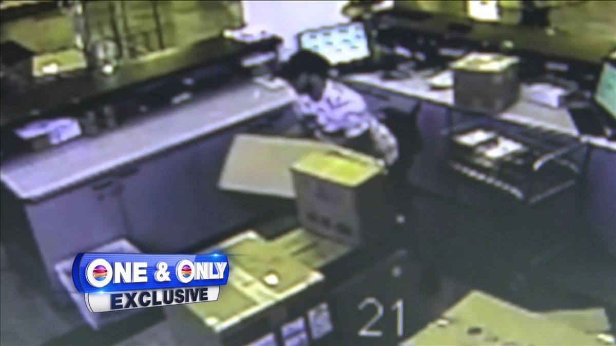 Thief makes off with $50,000 worth of sunglasses all while security guard looks on bit.ly/2EC6Wvr https://t.co/KojiiIb5fw