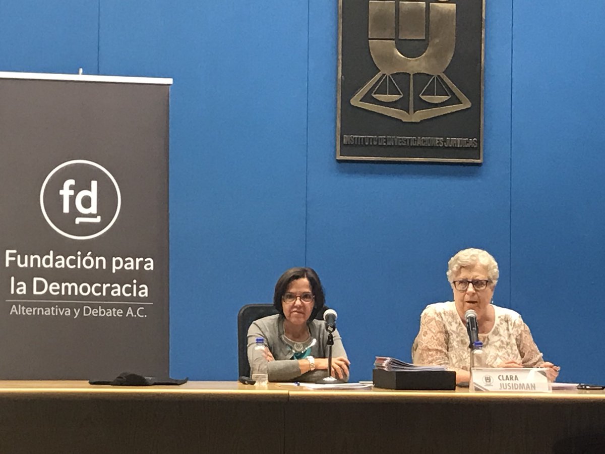 f_democracia's tweet photo. “Nuestro poder judicial tiene incapacidades graves. Tenemos 4 jueces por cada 100mil habitantes, mientras el promedio internacional es de 16 jueces por cada 100mil habitantes.” - @ClaraJusidman sobre la sistemática violación de derechos Humanos. #DyPP https://t.co/TZuQwePEdM