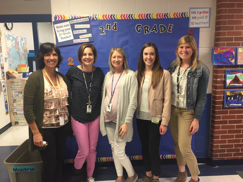 2nd grade teachers are ready for a fun night @MissMontrie <a href="/mrslikes/">Denise Likes</a> @Galazka2nd <a href="/mskathan/">Ms. Kathan's Class</a> #ivyhillleague