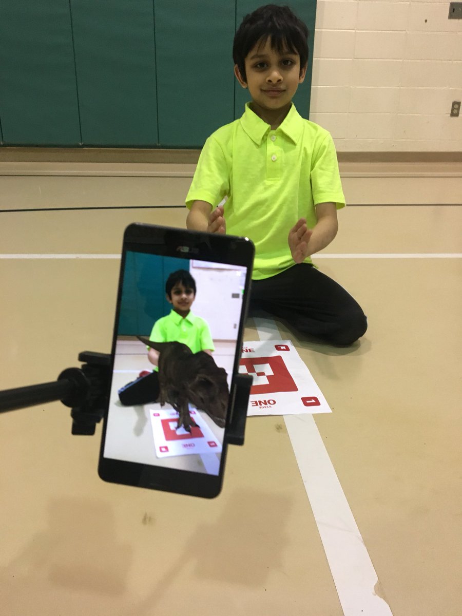 MrsJaworowski's tweet photo. Yesterday we got to experience augmented reality with #Google! Teachers and students couldn’t stop smiling at how much fun it was! #LearningByDoing #GoogleEdu #AugmentedReality https://t.co/xvp5UJMlyU
