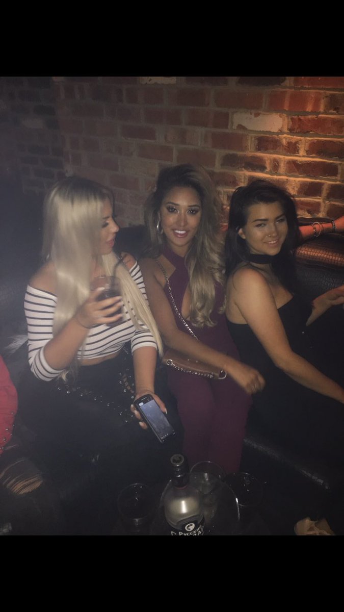 xZahida's tweet photo. Wednesdays at @dirtiz !! The only place to be in the tooooon 🖤👏🏽 @HollyGShore @tchuung1 #midweeksesh https://t.co/uyrpgThV9N