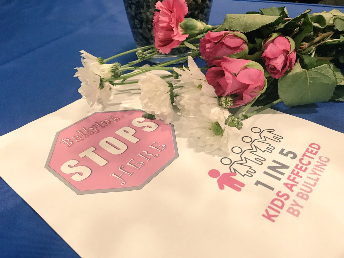 Celebrating Day of Pink!!!🌸🤝💖👏🌺
STOP 🛑 to homophobia, discrimination, transphobia, and all types of bullying!!!⛔️
#DayofPink #StopBullying #BeingBMO #proudtoworkatBMO <a href="/BMO/">BMO</a> <a href="/POliveiraRVP/">Paula Oliveira</a> <a href="/HugoLevita/">Hugo Levita</a> <a href="/DeolindaGgomes/">Deolinda Gomes</a>  <a href="/MarisaRMGomes/">Marisa Gomes</a> <a href="/Luis44752622/">Luis</a> @CarlaBarreira22