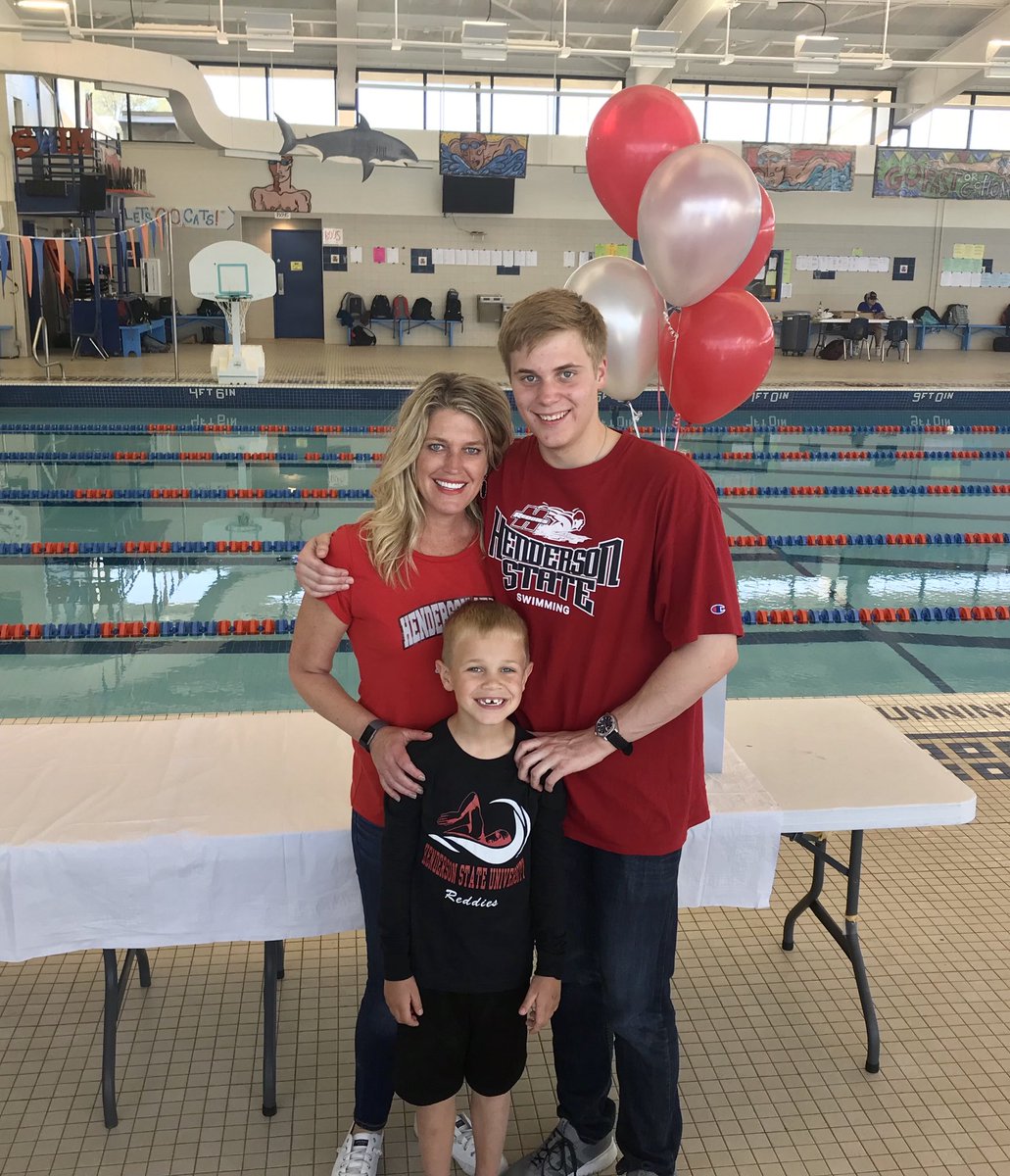 Cathy_TKerr's tweet photo. He’s Reddie!!!  Ryan is headed to Arkansas to swim for Henderson State ❤️🏊🏻📚 #reddieornot #lovemyfreestyler #yesitisfaraway @RyanBreezee https://t.co/aX1pH4Pbgk