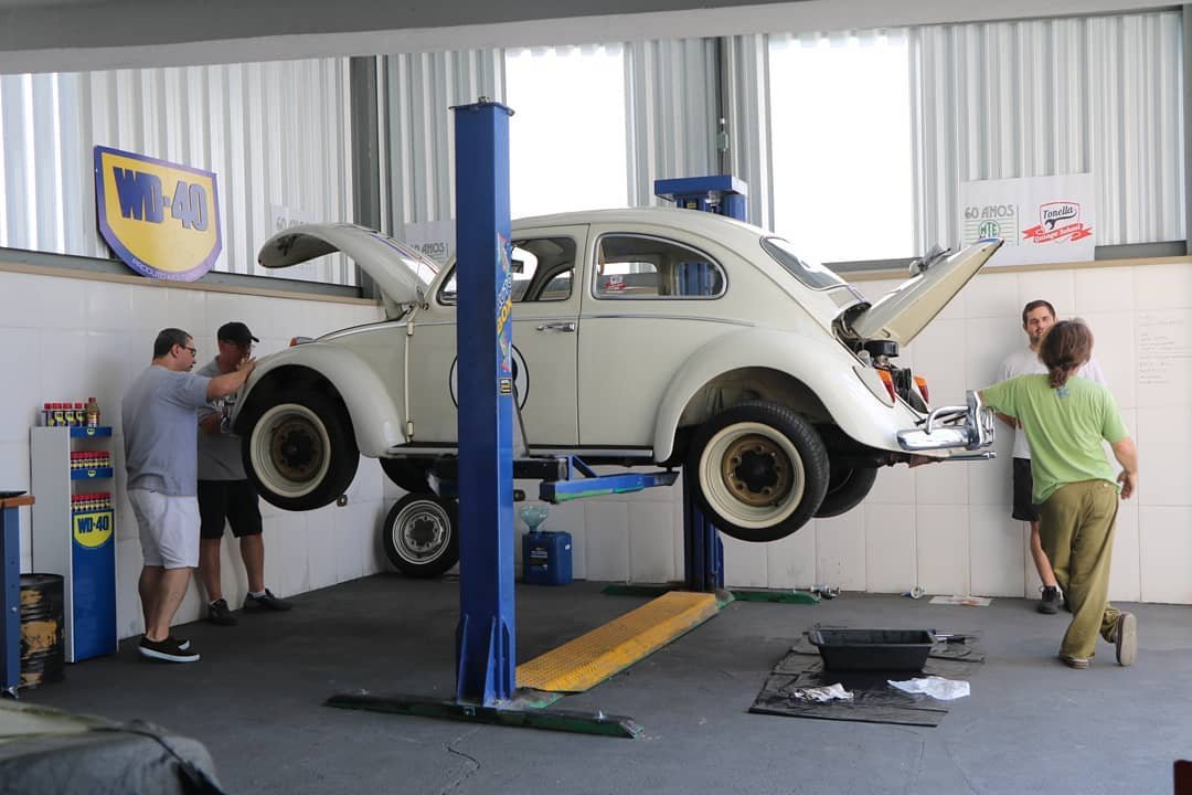 QuintalTonella's tweet photo. #Herbie recebendo os cuidados que merece!
@mtethomson
@wd40brasil
@fuscanetvwshop
#Tonella #TonellaGarageSchool #QuintalDoTonella #AlphaCasaShopping #AconteceEmAlphaville #Fuscanetbrasil #Wd40Brasil #Mte60anos #MteThomson https://t.co/DZVtVoQv4m