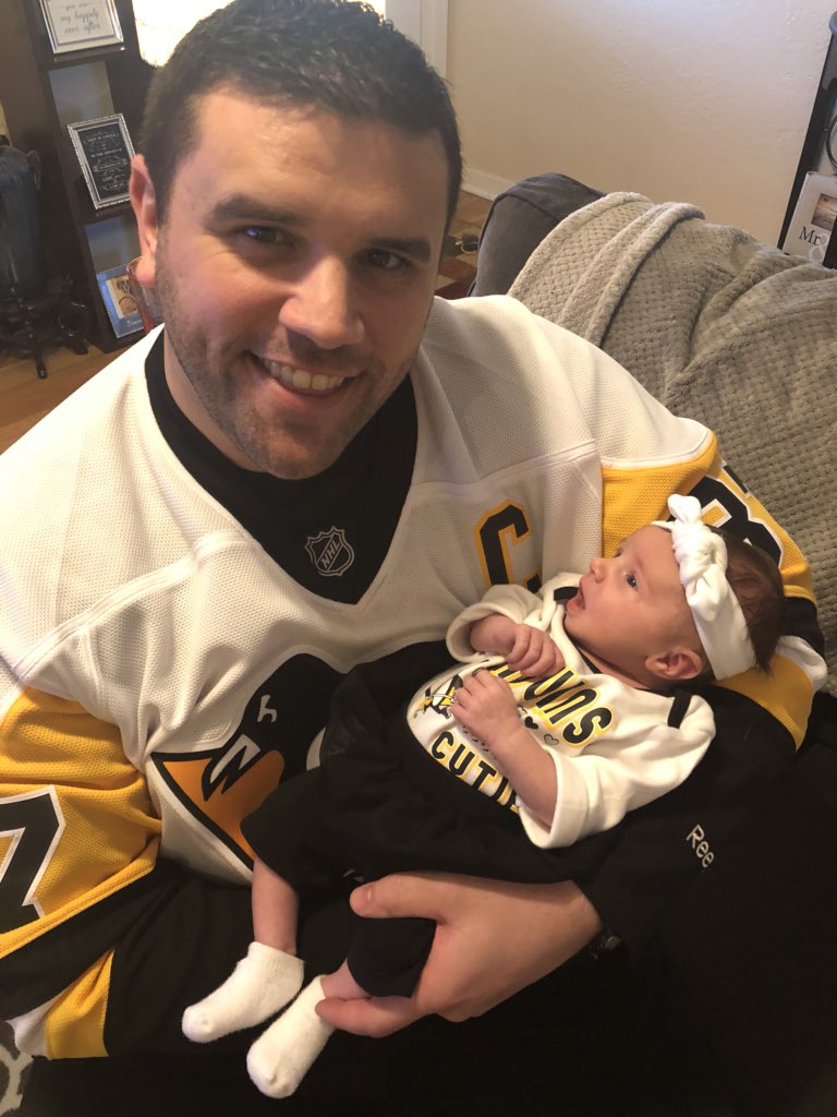 agill86's tweet photo. Newest pens fan ready for her first playoff game!! #3elieve #letsgopens #haileygrace @penguins https://t.co/OQg1WaDPFh