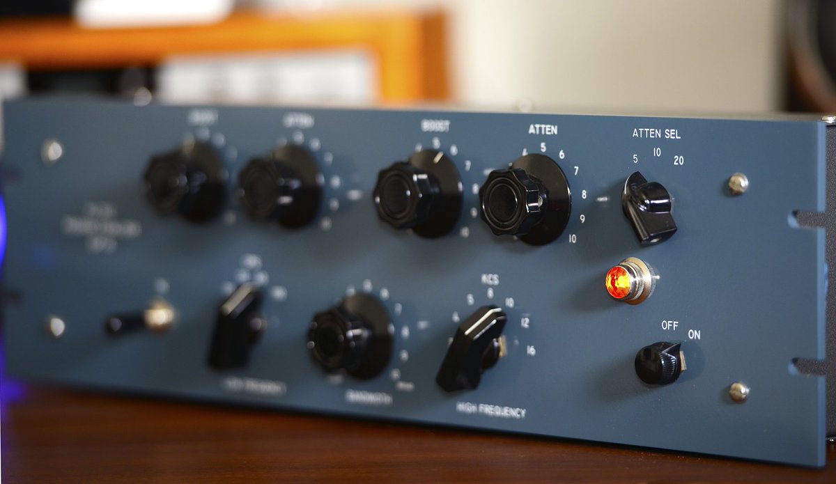 MyMorningStart's tweet photo. Learning to use the #PulseTechniques Pultec EQP-1A is not easy; it doesn't come with instructions, because we are supposed to know sound; @PulseTechniques #producerlife #producer #music at the #BeatsTheBeat Studio #MyMorningStart https://t.co/cbFIumzgnM