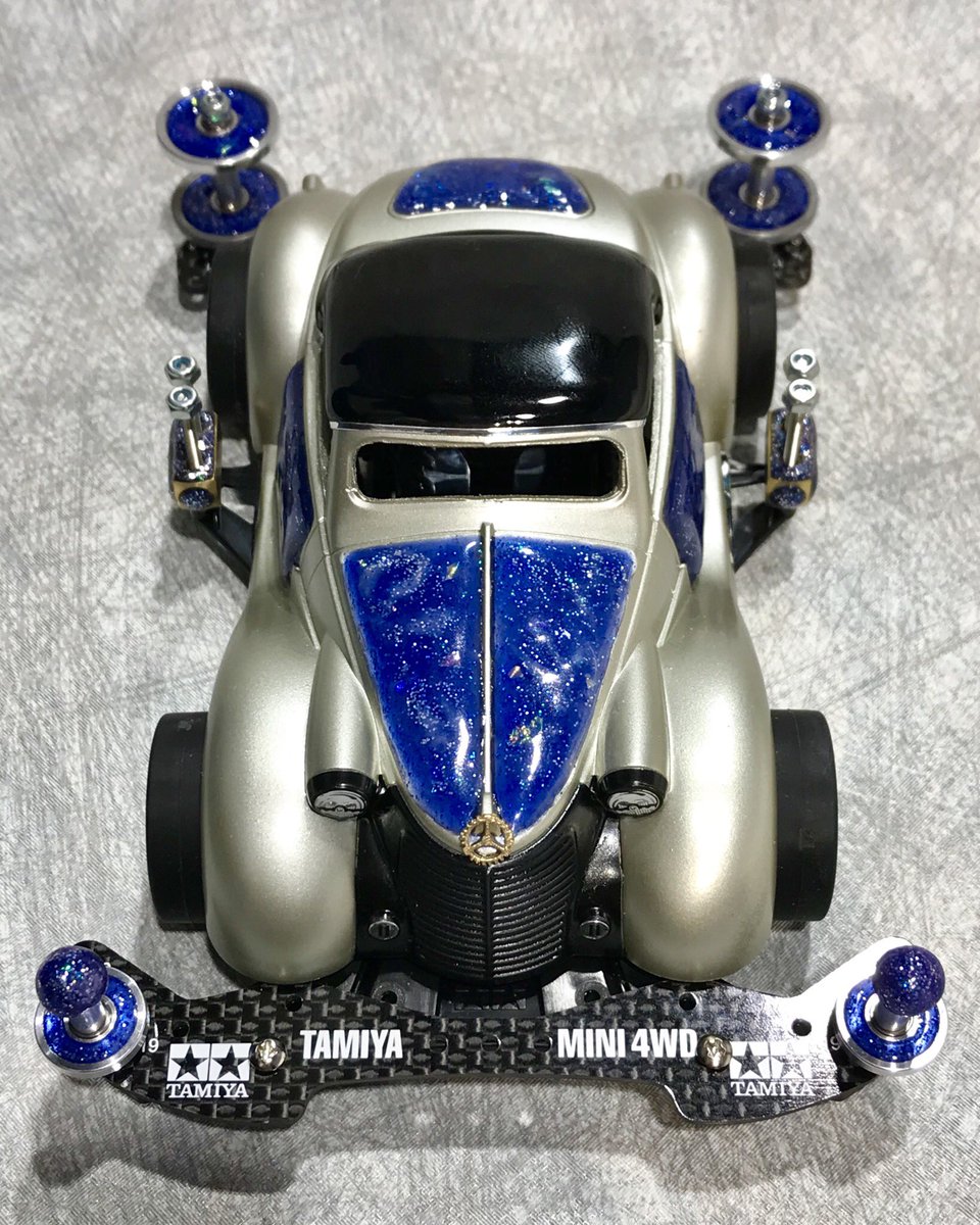 ミニ四駆 タミヤ公式 コンデレ くうkuさんの Cosmo Viento クラシックカーと宇宙の融合 ローラーまでオシャレです ミニ四駆gp18 Spring 大阪大会コンクールデレガンスより Mini4wd M4condele