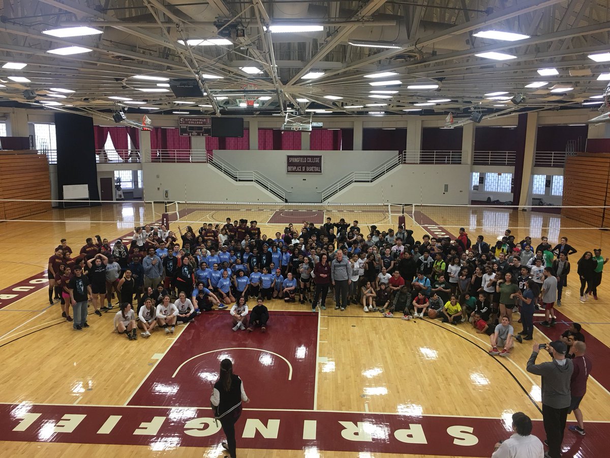 SCWVball's tweet photo. Amazing day working with 10 girls and 10 boys Springfield middle school vb teams. 250 player!! #humanicsinaction @AVCAVolleyball @CoachDearing @SC_Pride @NEWMACsports https://t.co/lx3DpkYae3