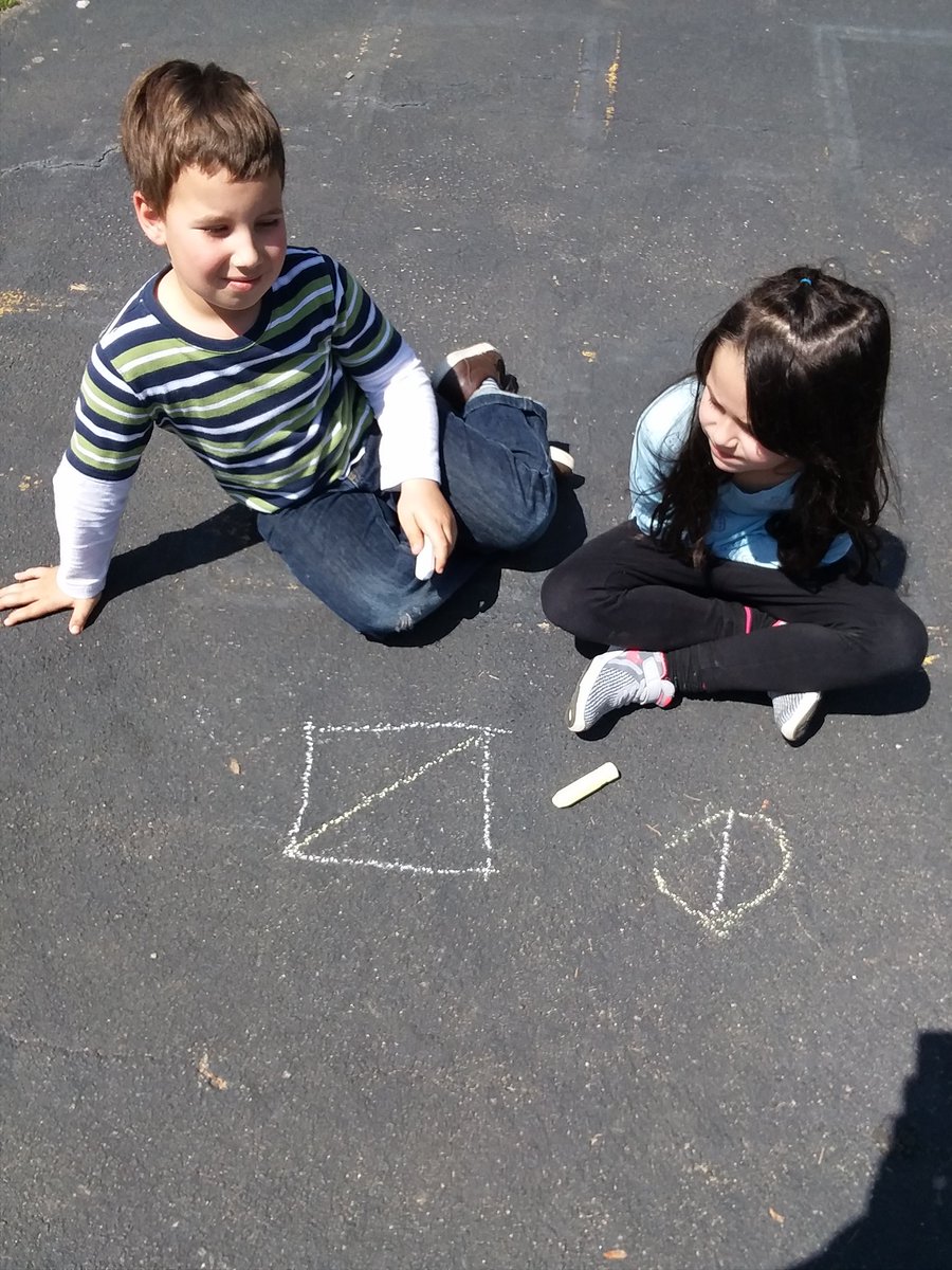 HLambert85's tweet photo. Partitioning shapes on this beautiful day! Geometry &amp; sunshine! #FuelingStudentsForward @clifdaleelem https://t.co/jqUeGPZyHn