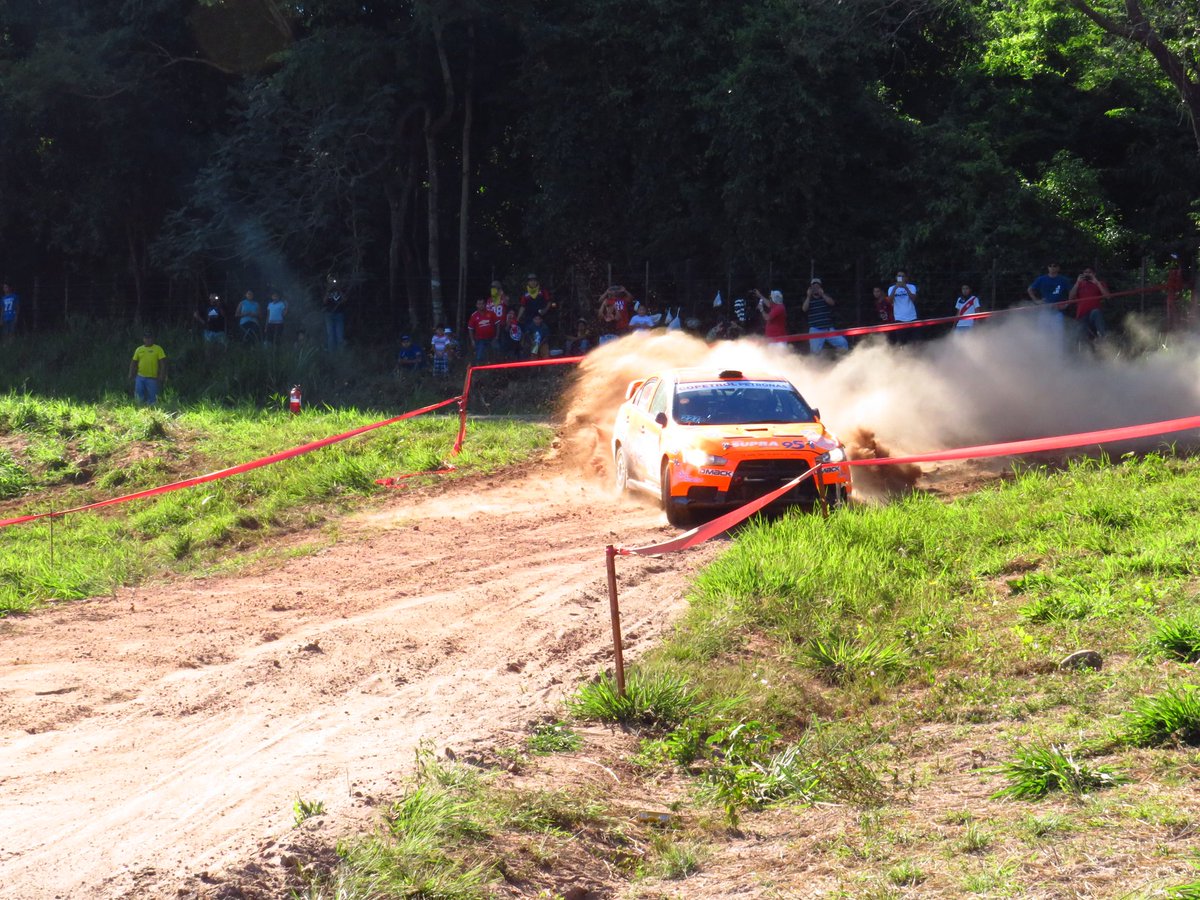 carapegua77's tweet photo. @Copetrol_Py el #TeamCopetrol con todo en el #RallySantaní2018 / más imágenes en mi cuenta de #Instagram @jrrv77 / @carloszayasf @Mitsubishi_ID #Copetrol @Petronas #Petronas @rallypy @Rally_Inside @motorpy https://t.co/eO2x9bCVby