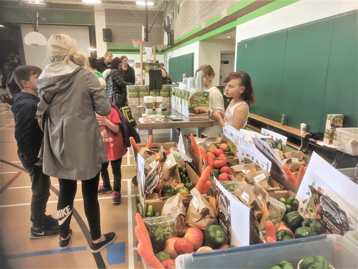 bordercityfarms's tweet photo. We had a wonderful time meeting the staff, students and families who make up the @DrDSuzukiSchool community and we'd like to express how grateful we are to them for welcoming us so warmly at their Eco Fair!

https://t.co/Ik4aAR7oPG https://t.co/vD4lOf97dQ