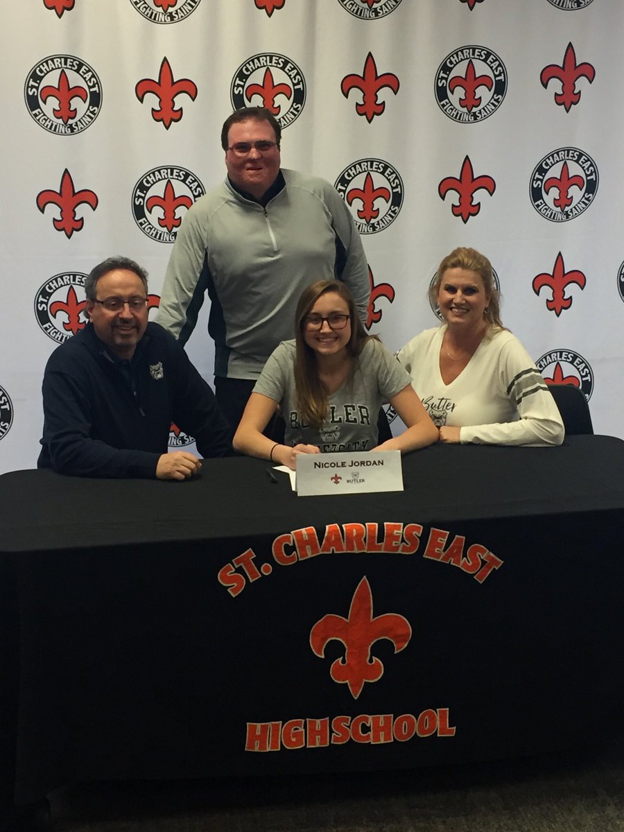STCE_Gutesha's tweet photo. Started the afternoon with 6 Fighting Saints college signings!!! Golfers.. @njordan_15 (Butler) and @riiileeey_7  (Fairfield U). Softball... @MaddieCandre (UW Stevens Point), @BrookeByas (Carthage), @saracampagna26 (Kenyon College), and Hannah Cozzi (Marion U). Congrats SAINTS! https://t.co/DdXHsPUhUM