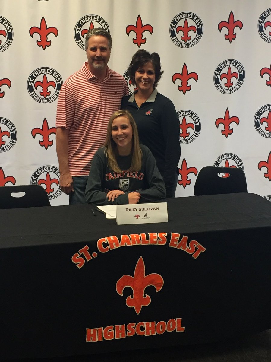 STCE_Gutesha's tweet photo. Started the afternoon with 6 Fighting Saints college signings!!! Golfers.. @njordan_15 (Butler) and @riiileeey_7  (Fairfield U). Softball... @MaddieCandre (UW Stevens Point), @BrookeByas (Carthage), @saracampagna26 (Kenyon College), and Hannah Cozzi (Marion U). Congrats SAINTS! https://t.co/DdXHsPUhUM