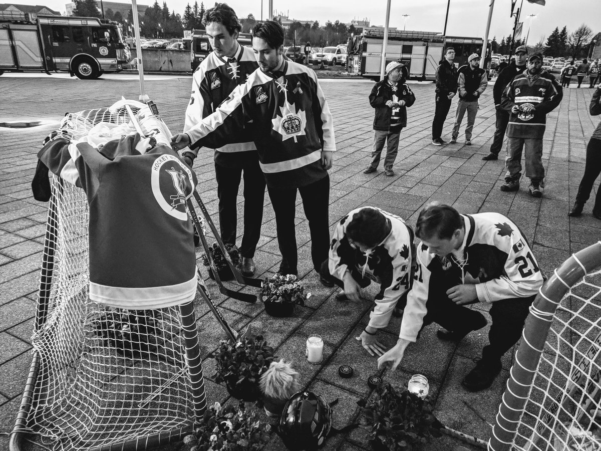 MarkhamRoyals's tweet photo. #HomboldtStrong 💚💛💙 https://t.co/RB0BYbvmjE