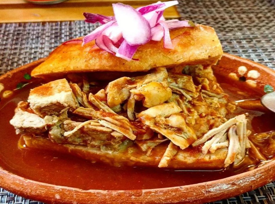 ChilangoCom's tweet photo. Seis tortas ahogadas para chuparse los dedos.  Vayan armando su ruta por la #CDMX. 🤤😍 https://t.co/9unatPNTMG https://t.co/p2C6uqKRi2