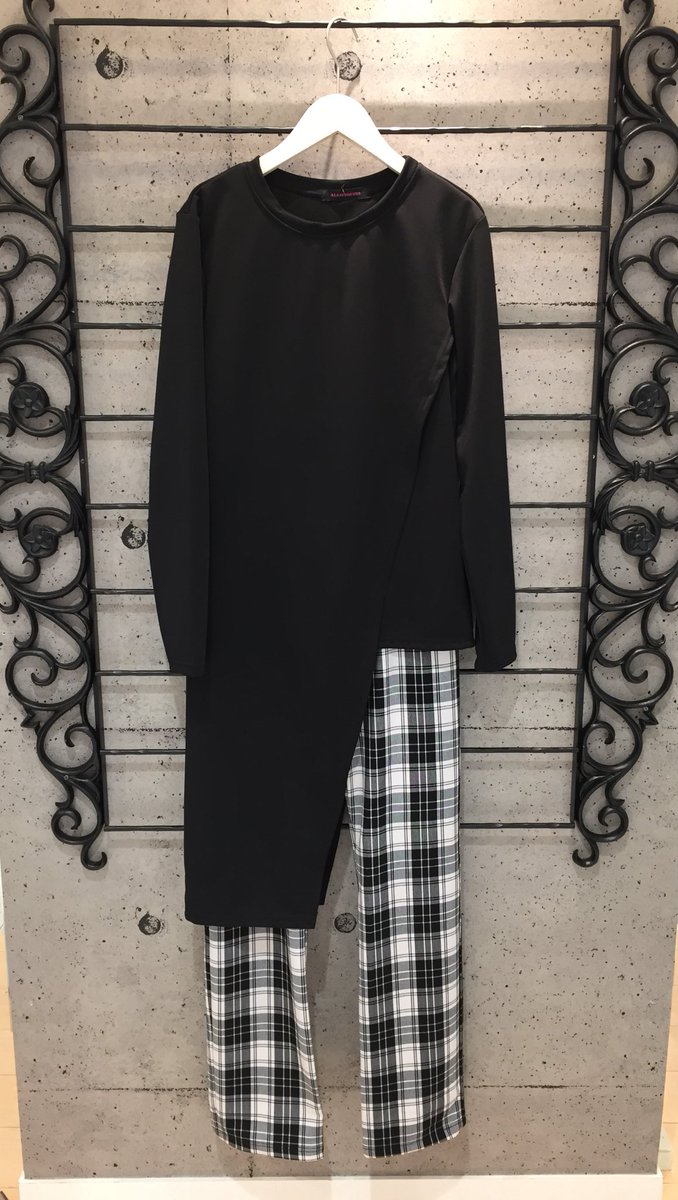 algonquins_cb's tweet image. さらっとした生地で、履き心地も良い✨チェックストレートパンツ*\(^o^)/*
お人形さんもカッコ良く着てくれてます💖
津田沼店には2色揃ってますよ♪♪
￥13.824です☆*ﾟ