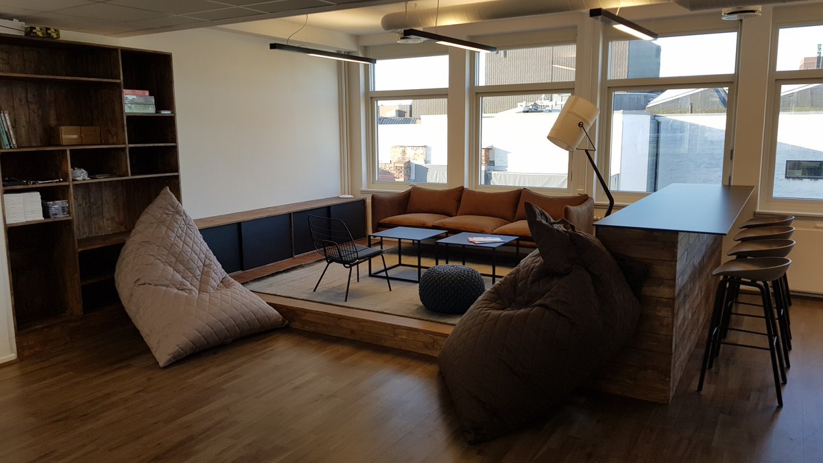 EnsoAS's tweet photo. Da begynner kontorene å ta form. Bar og lounge området er nesten klart. Mangler kun en "liten" TV på veggen og noen spillmaksiner. #ENSOFIED https://t.co/Q2IcdQ1nPD